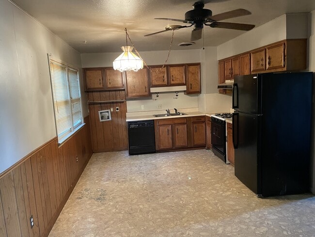 Building Photo - 3319 Dayton Ave