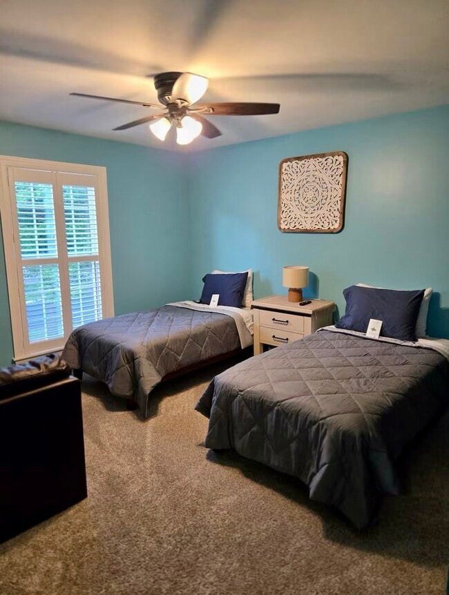 Building Photo - 5469 Barnwood Dr