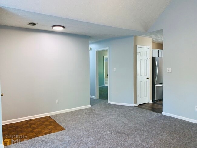 Building Photo - 30 Standing Rock Rd