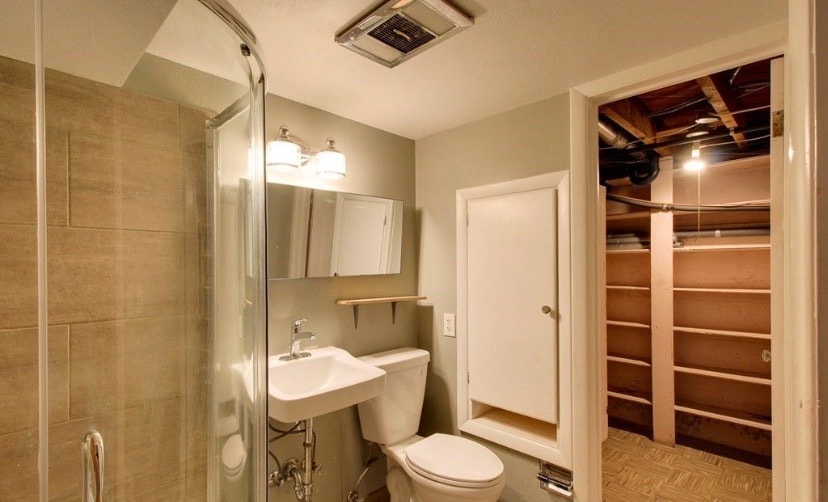 Downstairs Bathroom - 1515 Melrose St