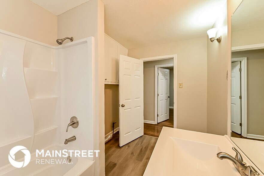Building Photo - 8071 Devonshire Dr