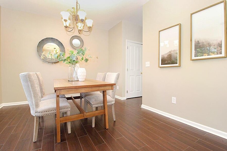 Building Photo - 111 Amaranth Ave