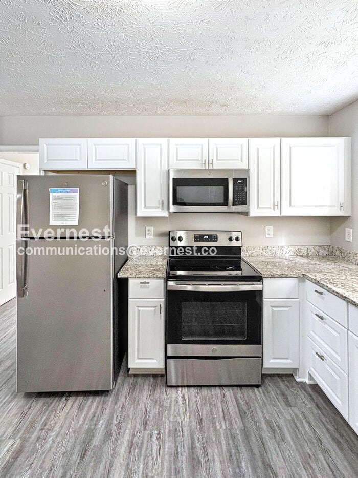 Building Photo - 9251 Clb Vw Trce