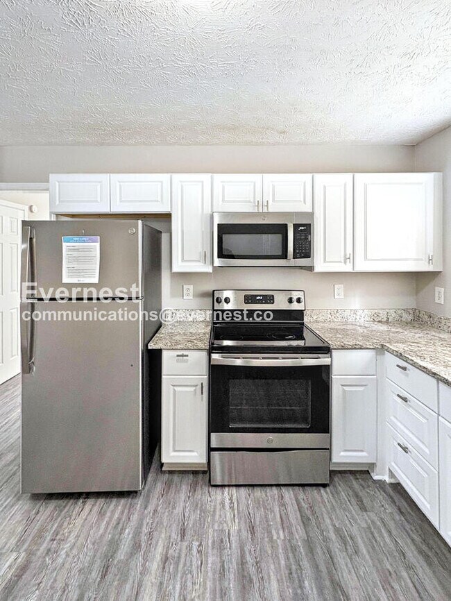 Building Photo - 9251 Clb Vw Trce