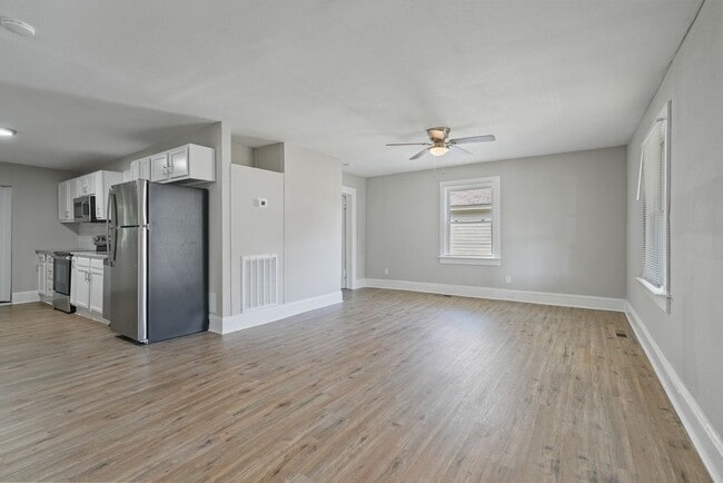 Building Photo - Totally Renovated 3bedroom/2 bathroom home...