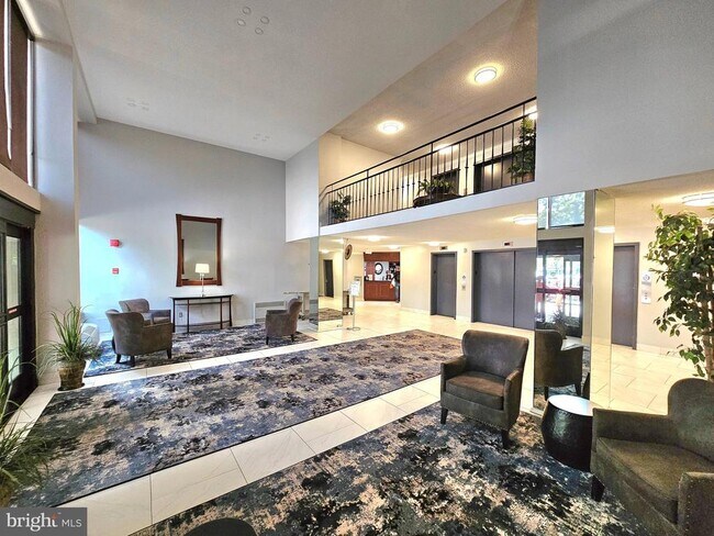 Building Photo - 2059 Huntington Ave