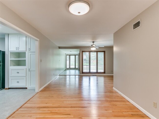 Building Photo - 1214 Cruce St