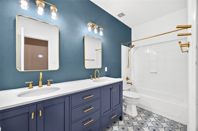 Building Photo - 18211 Doral Rock Ct