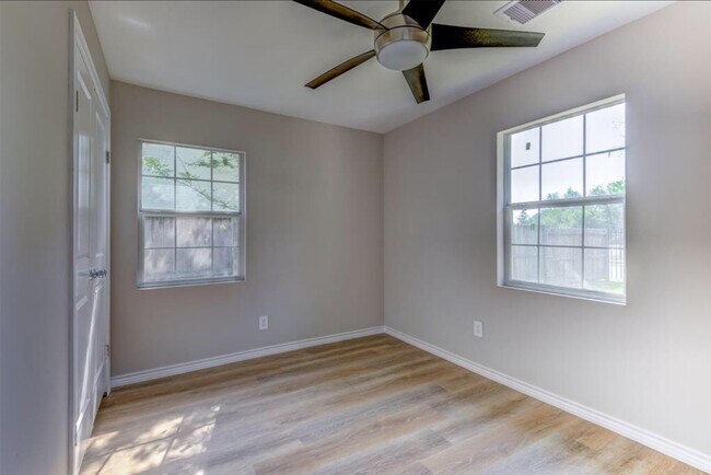 Building Photo - 5647 Belarbor St