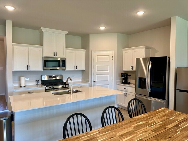 Building Photo - 2014 Sycamore Rdg Trl