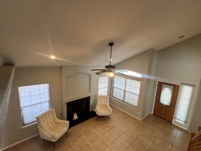 Building Photo - 8808 Vallejo Pl NE