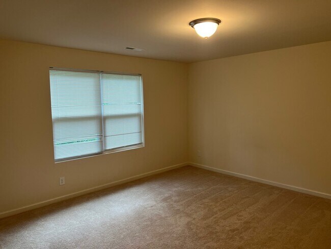 Building Photo - 133 Bendick Ct