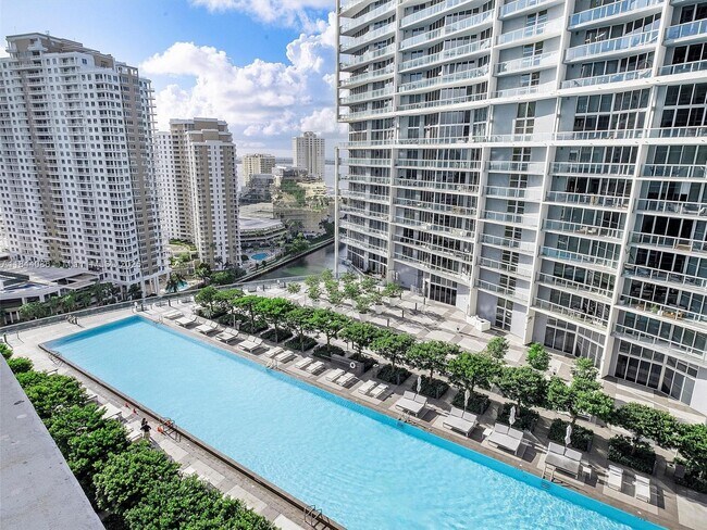 Building Photo - 475 Brickell Ave