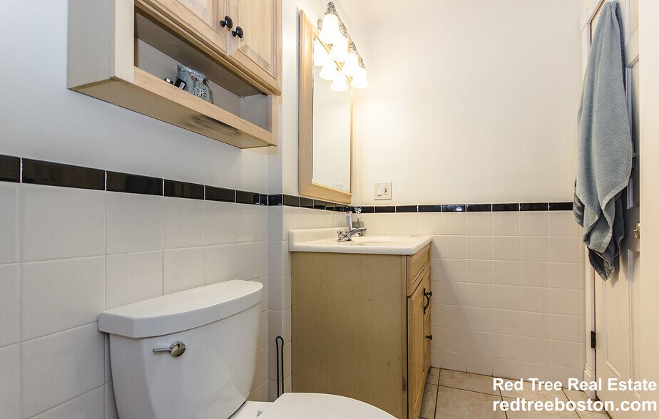 Building Photo - 5 Phillips St