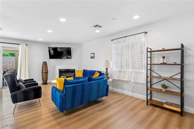 Building Photo - 2701 Sattley Cir