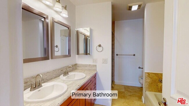 Building Photo - 4915 Tyrone Ave