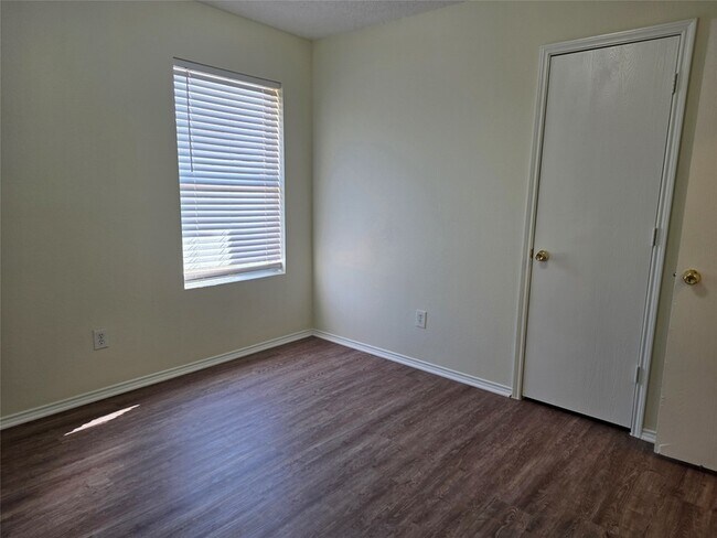 Building Photo - 1803 Northridge Dr