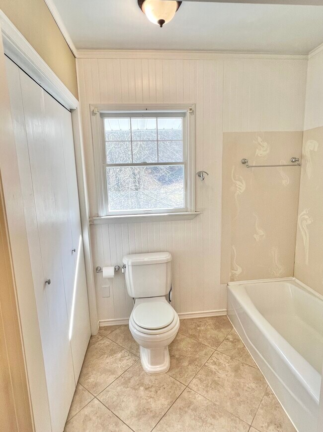 Building Photo - 214 Homewood Ave