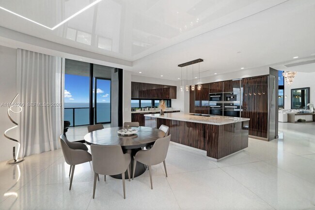 Building Photo - 18555 Collins Ave