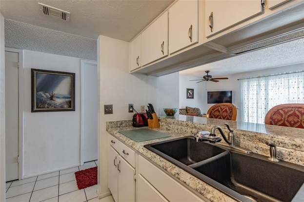 Building Photo - 4160 35th Terrace S
