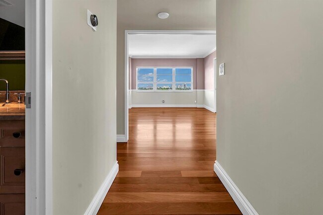 Building Photo - 2500 E Las Olas Blvd