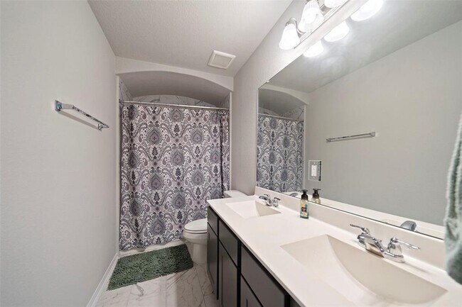 Building Photo - 2277 Forest Chestnut Dr