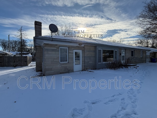 Building Photo - 513 James Dr