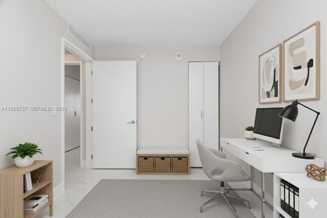 Building Photo - 700 NE 24th St