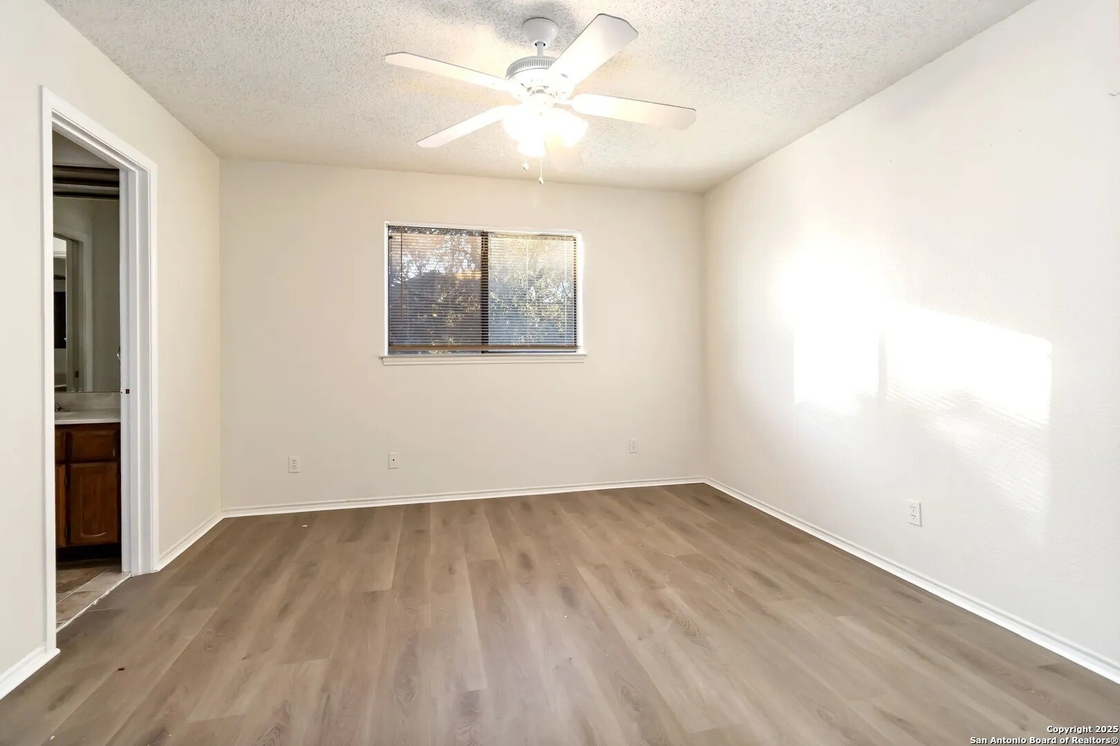 Building Photo - 17915 Summer Knoll Dr