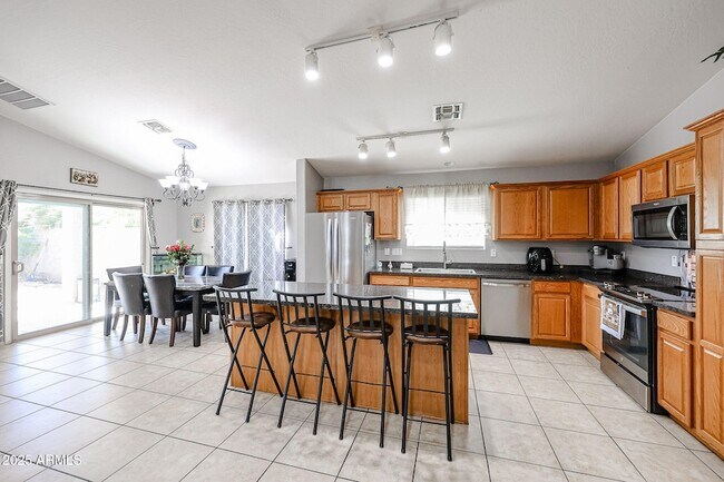 Building Photo - 13959 W Country Gables Dr