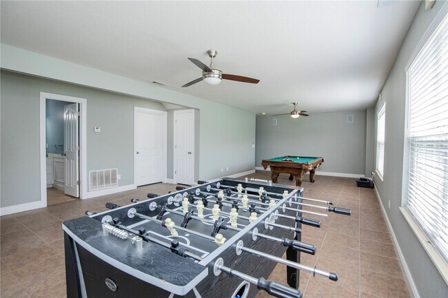 Building Photo - 14198 Rolling Hills Dr