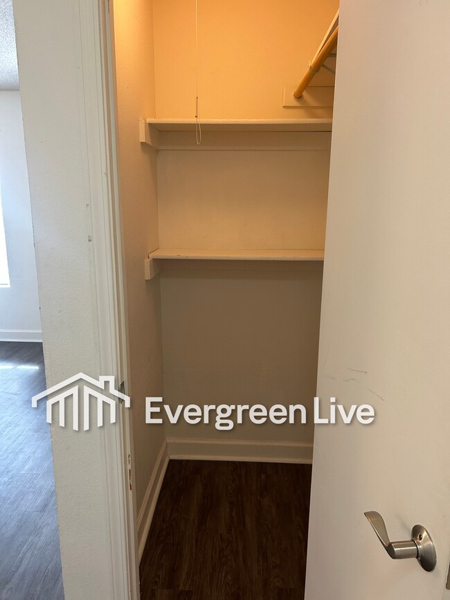 Building Photo - 60 Boreal Ct