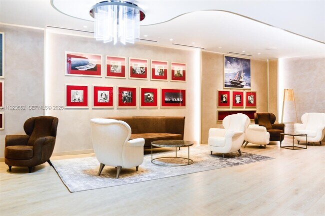 Building Photo - 1000 Brickell Plaza