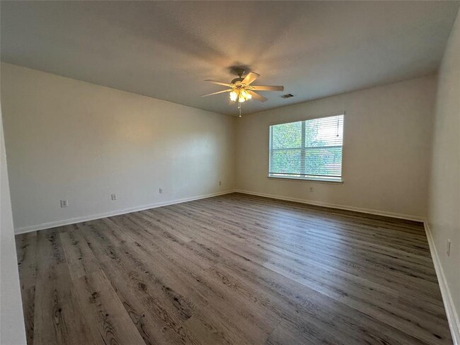 Building Photo - 2303 Ledgeway Ct