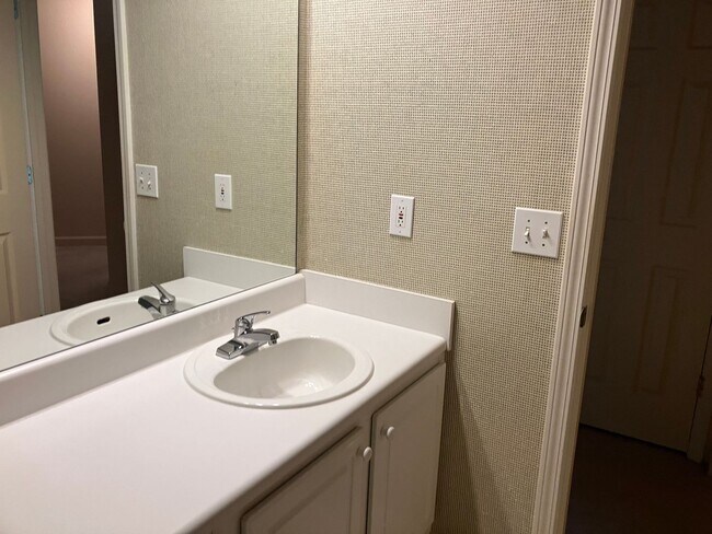 Building Photo - 3 BR / 2 BA at the Preserve