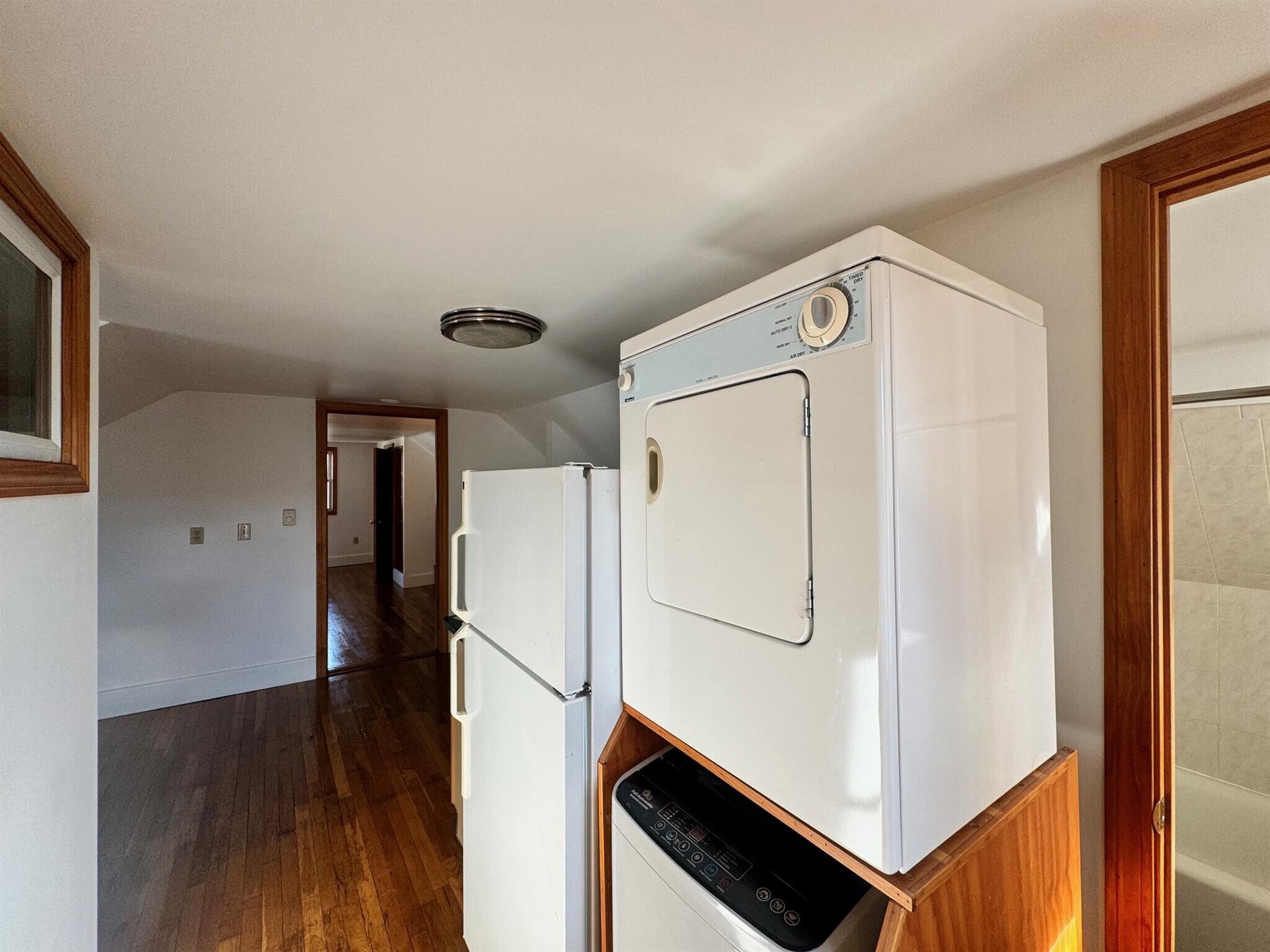 Building Photo - 8 Allen St