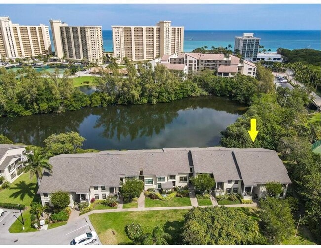 Building Photo - 2309 Fairway Dr S