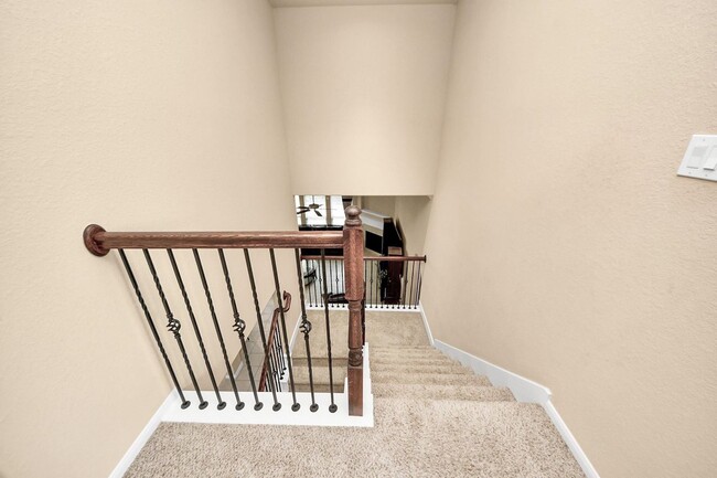 Building Photo - 28523 Pleasant Forest Dr