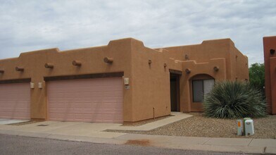 Building Photo - Two Bedroom Townhome