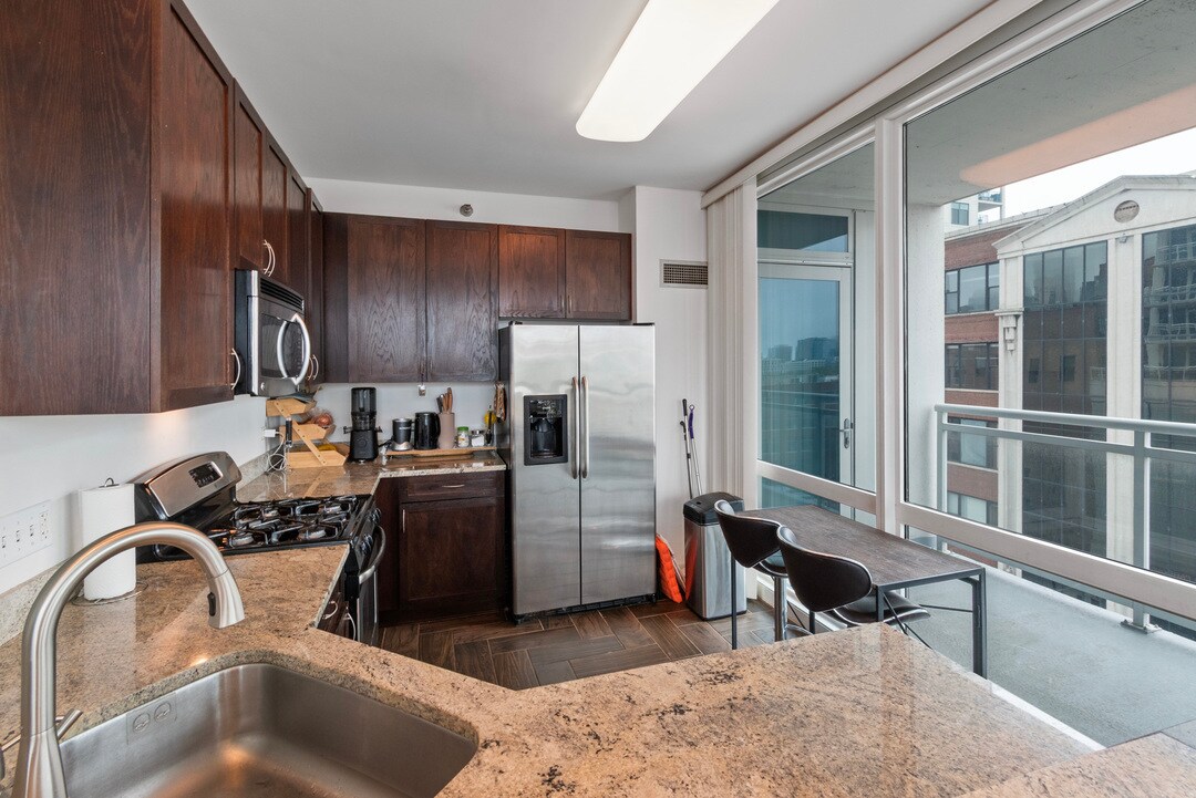 Building Photo - 757 N Orleans St