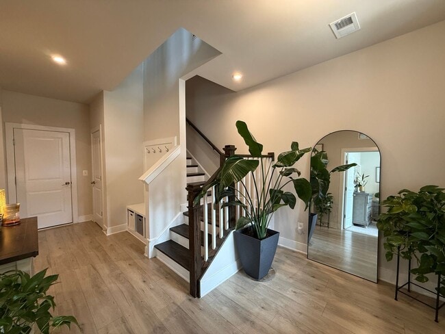 Building Photo - Gorgeous Potomac Shores End Unit Townhome