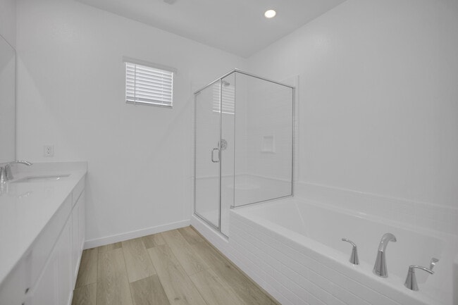 Building Photo - 4000 Richmar Butte Ave