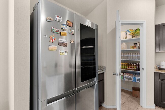 Building Photo - 4-bedroom 2-bathroom house!  Close to Fort Hood!