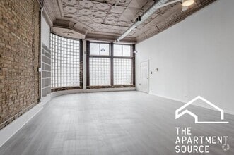 Building Photo - 4 bedroom in Chicago IL 60647
