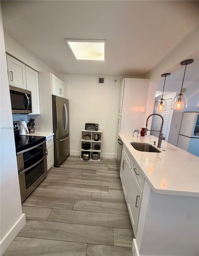 Building Photo - 900 SW 8th St