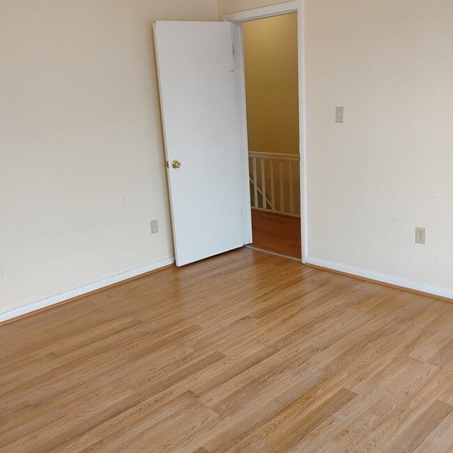 Building Photo - 452 A Hudson Ave