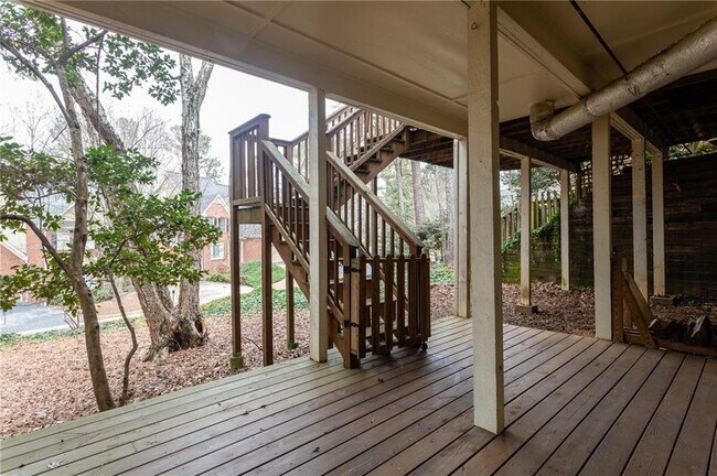 Building Photo - 7155 Roswell Rd