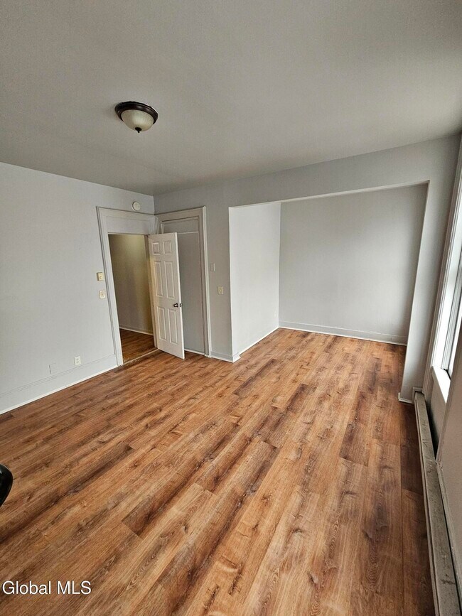 Building Photo - 119 Grand St