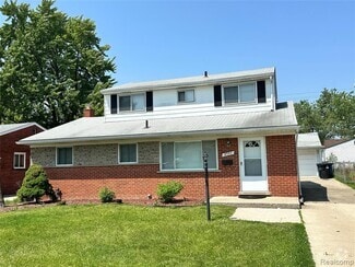 Building Photo - 8553 N Hubbard St