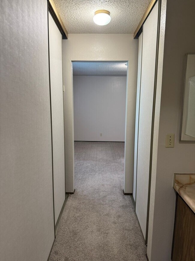 Building Photo - 765 Pope Dr